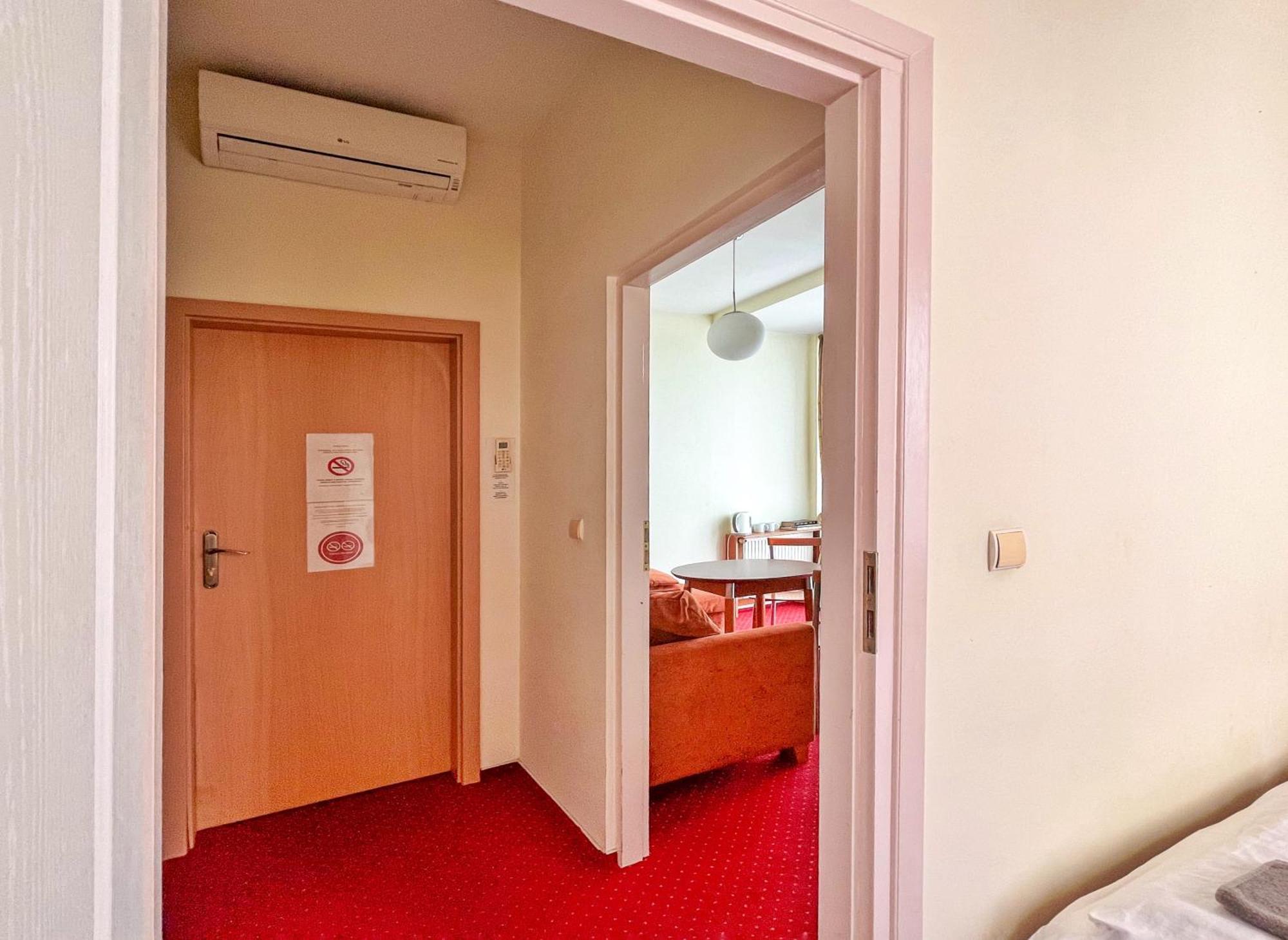 Fry House Pansiyon Varşova Dış mekan fotoğraf